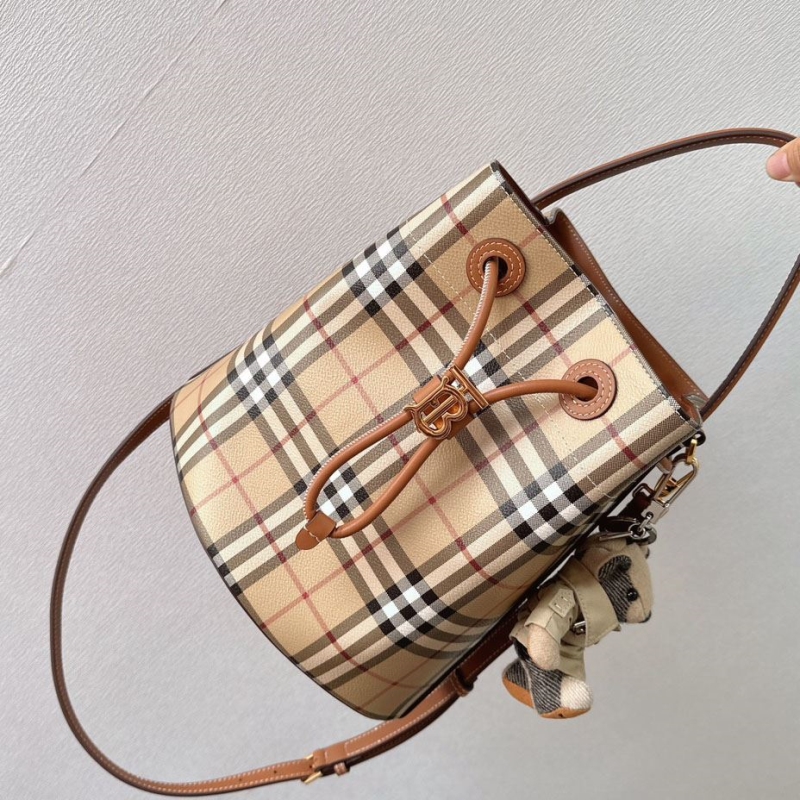 B**rry bucket bags